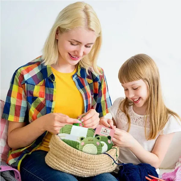 Crochet Kit: Frog Hooks, Yarn & Stuffing for Beginners - Image 2