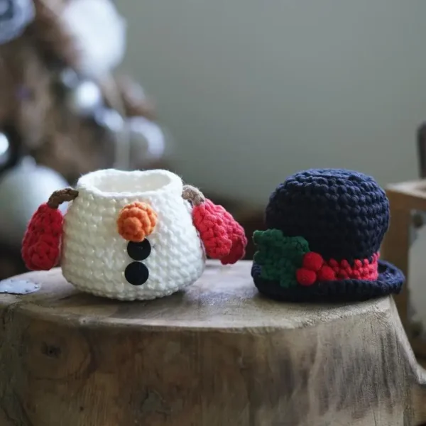 Crochet Kit: Christmas Theme Knitting Set - Image 2